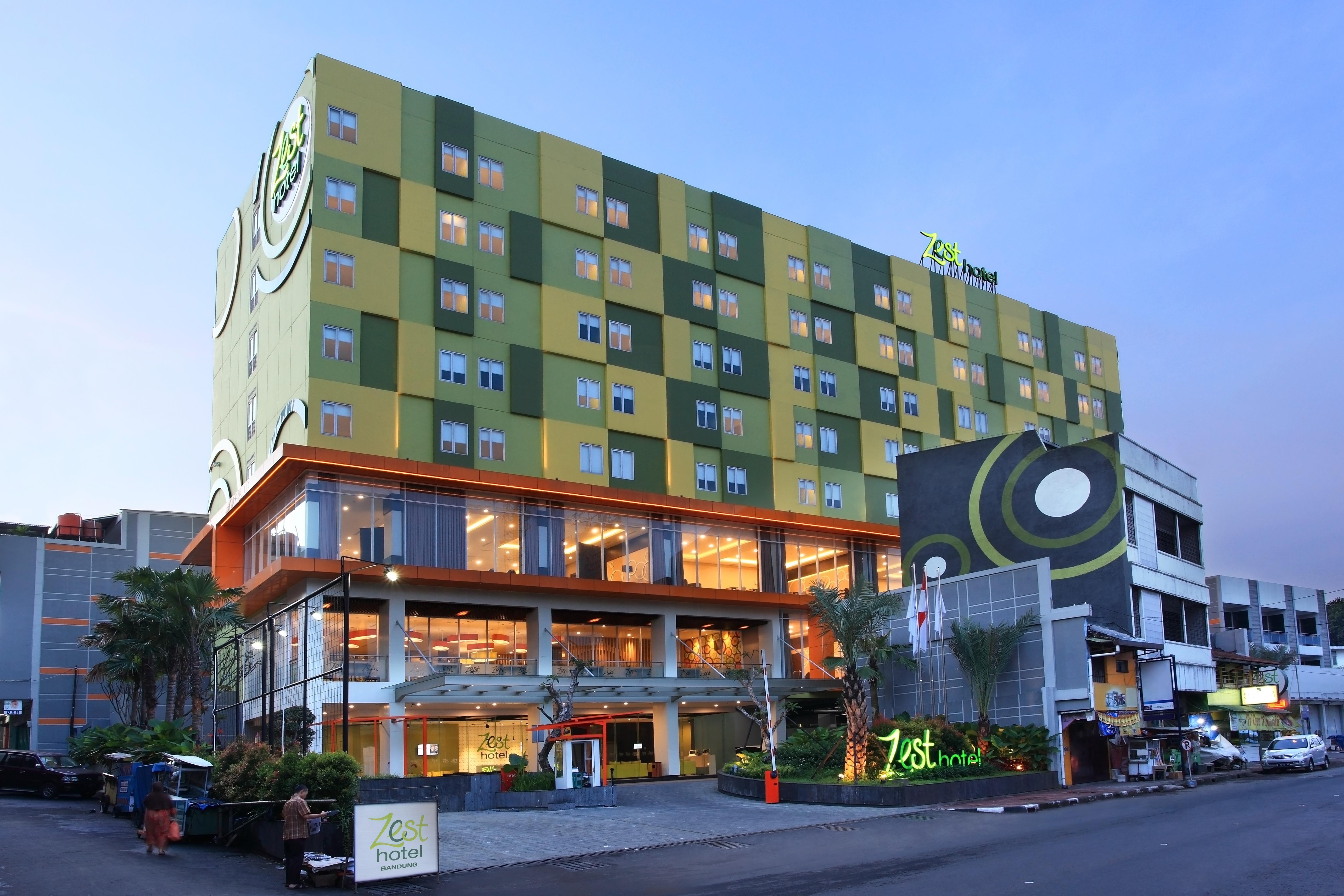 Zest Sukajadi Bandung By Swiss-Belhotel International Exterior photo