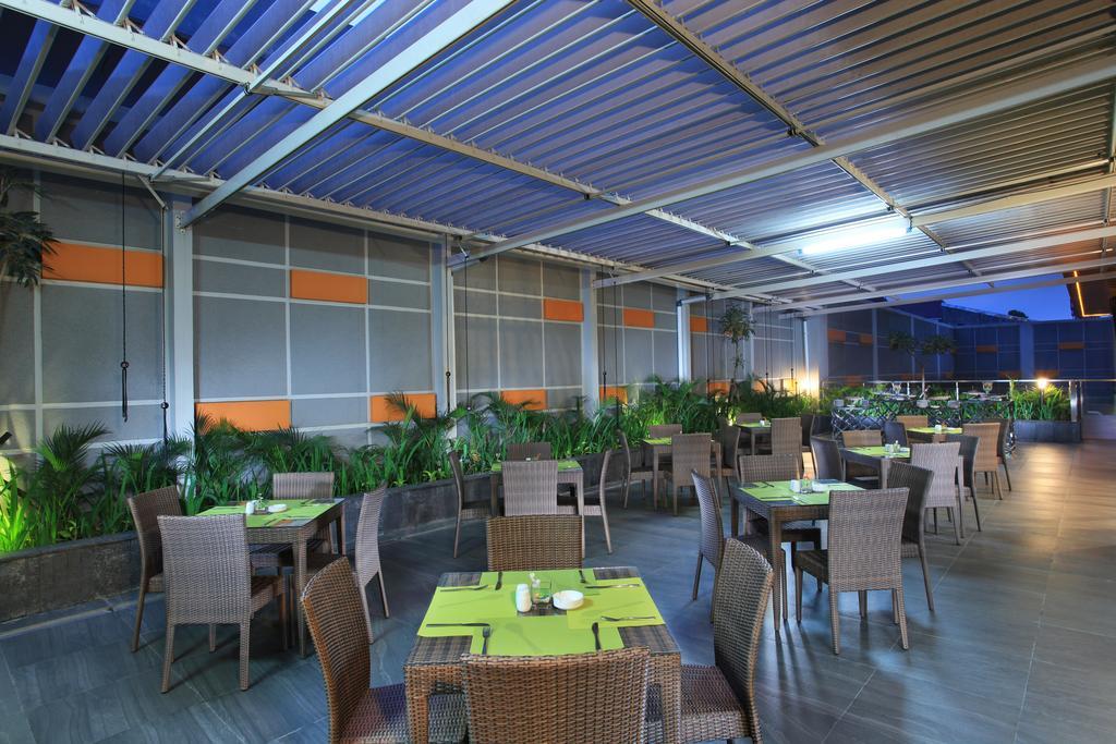 Zest Sukajadi Bandung By Swiss-Belhotel International Exterior photo