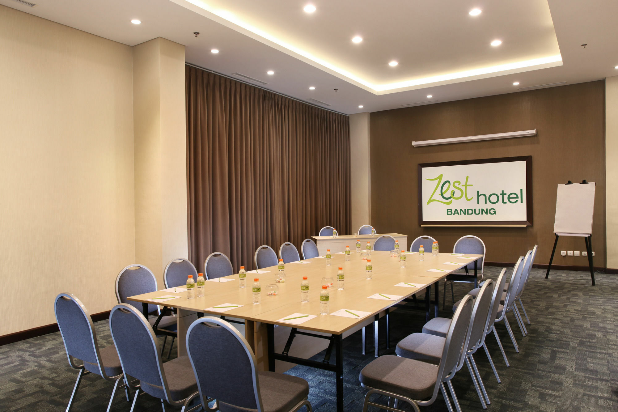 Zest Sukajadi Bandung By Swiss-Belhotel International Exterior photo